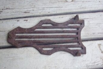 Starožitná žehlička - podstavec
