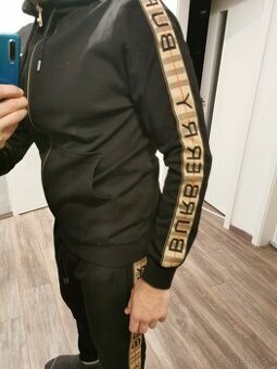 Teplákova súprava Burberry - veľkosť L, kvalitná značka.