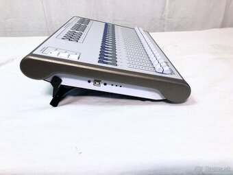 Touch - Wing - 460€