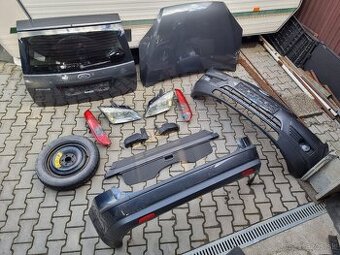 Ford Focus Combi predný náraznik