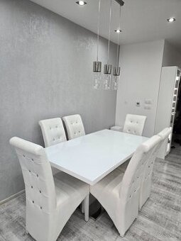 Jedalensky set stol + stoličky + 2x barová stolicka