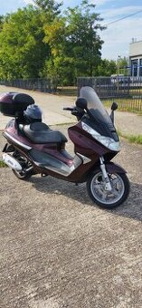 Piaggio x8 200