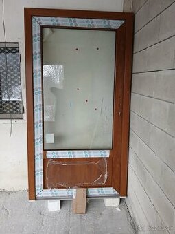 Predam vchodové dvere