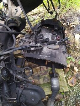 Renault trafic 2024 /25 Vivaro Primastar 1.9dci 74kw díly