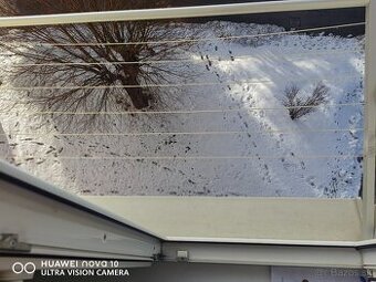 Okenný sušiak na bielizeň