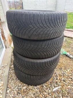 R18 225/55 Zimné pneumatiky