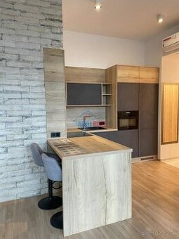 LUXUS. MODERNÝ NADŠTANDARTNÝ BYT + TERASA.