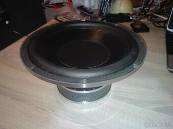 2 x Reprobedňa, Basák 300/600 W a 3-pásmo Bedna 115 W.