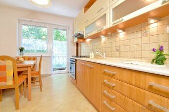 3-izb byt so záhradou, pivnicou a 2 balkónmi na Chrenovej