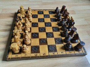 Staré šachy, ručná robota