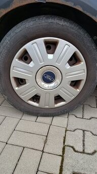 Sada diskov a pneumatík Ford R16