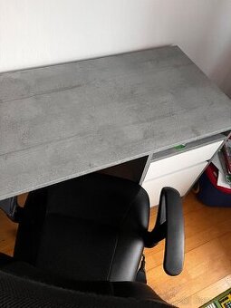 Písací stôl a stolicka