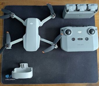 DJI mini 2 SE Fly More Combo