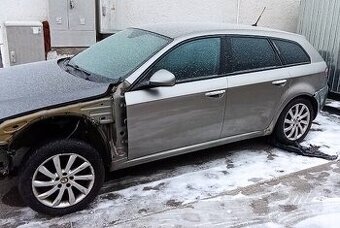 rozpredam alfa romeo 159 2,4 diesel