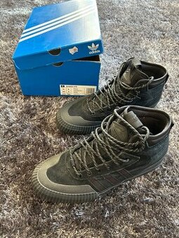 Adidas akando ATR, zimne zateplene topanky