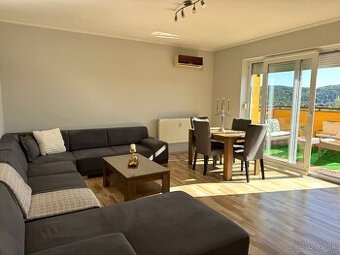 NA PREDAJ PRIESTRANNÝ 3 IZBOVÝ BYT S TERASOU, TRENČÍN
