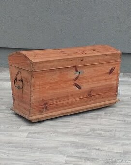 Kufor cestovný starožitný cca z roku 1800 .