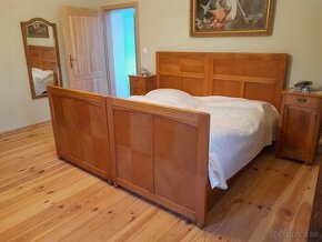 Starožitné postele, stolíky - 1