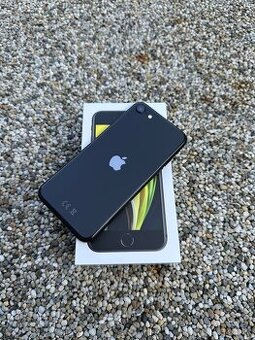 IPhone SE 2020 - baterie 100% - 1