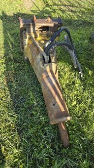 Hydraolycke kladivo na mecalac