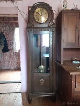 Podlahové Hodiny .Gustáv Becker