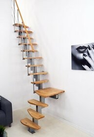 Interiérové schody s podestou - 1