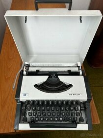 Ponúkam písací stroj