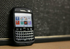 BlackBerry Bold 9790 + Otter Box púzdro - 1
