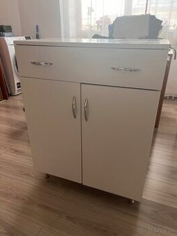 kupelnova skrinka - 1