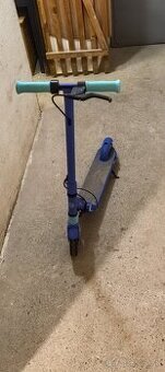 Elektrická kolobežka Ninebot E8 modrá