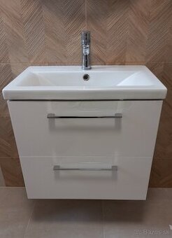 Kupelnova skrinka +umyvadlo+bateria
