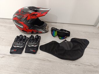 detská prilba na moto, + výbava