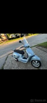 Vespa 300