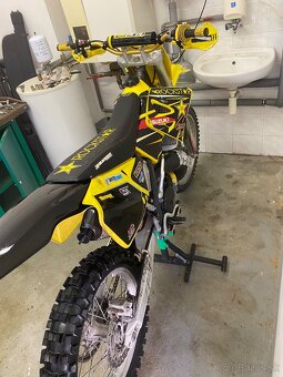 Suzuki rm250 2T,