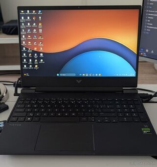 Predám herný notebook Victus 15 fb1620nc