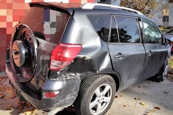 TOYOTA RAV4 2.2 D-4D 2008 predám Motor, trysky, dvere a iné