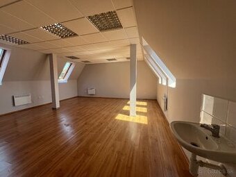 35m2+20m2 kancelárie na hviezdoslavovom námestí