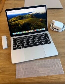 MacBook Pro i5-2,4 GHz, 2020, 4xTB3 s touchbarom