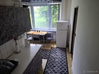 Prenájom 2,5 izbový byt na Slnečnej ul. v Banskej Bystrici. - 1