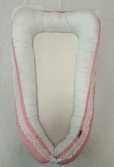 Veľké handmade nové hniezdo pre bábätko