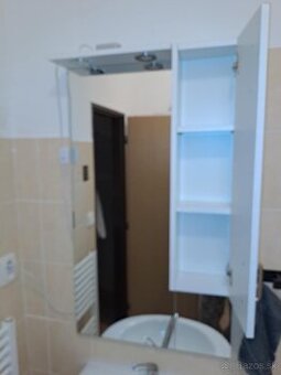 Zrkadlo s osvetlením