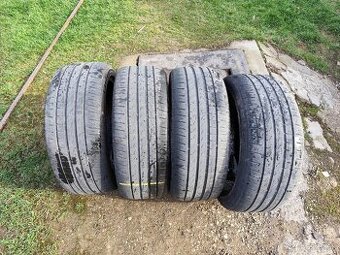 225/45R17