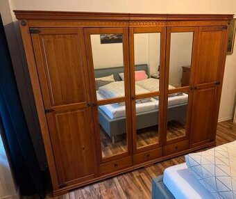 Masivní ložnice v koloniálním stylu(3430)
