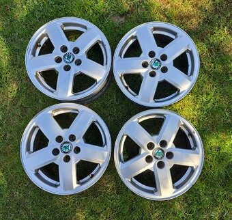 5x100 R15 Škoda