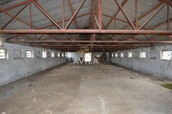 NA PRENÁJOM: sklad-hala 270m2 - Voderady