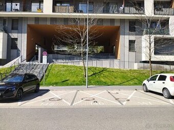 vonkajšie parkovacie státie, SLNEČNICE
