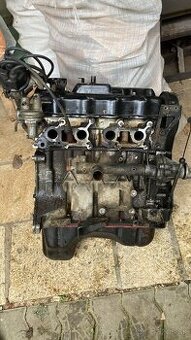 Motor Suzuki Samurai SJ413