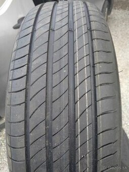 215/65 R 17 letné SUV Michelin.