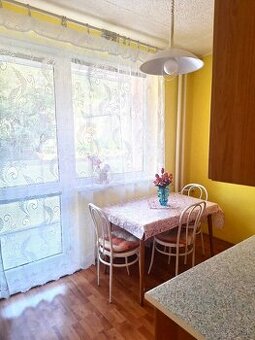 PRENÁJOM / 1 IZBOVÝ BYT, 2 BALKÓNY, KEŽMAROK