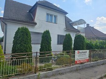 Na predaj: Poschodový rodinný dom v Čachticiach – vhodný aj